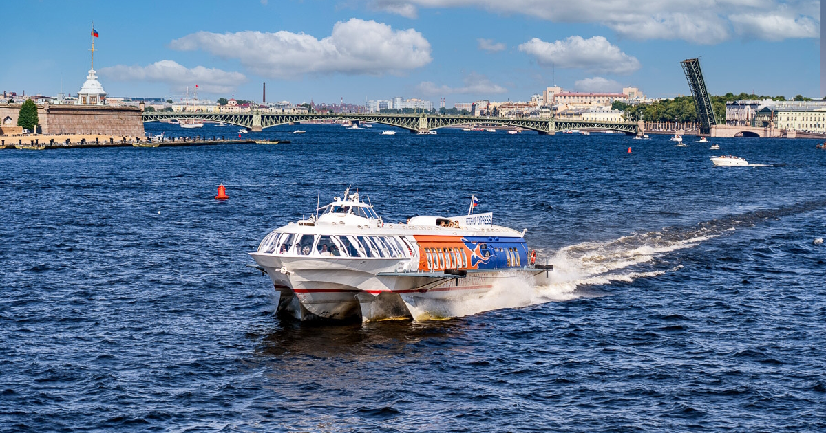 Теплоход «Метеор» в Санкт-Петербурге: стоимость прогулки, фото, описание